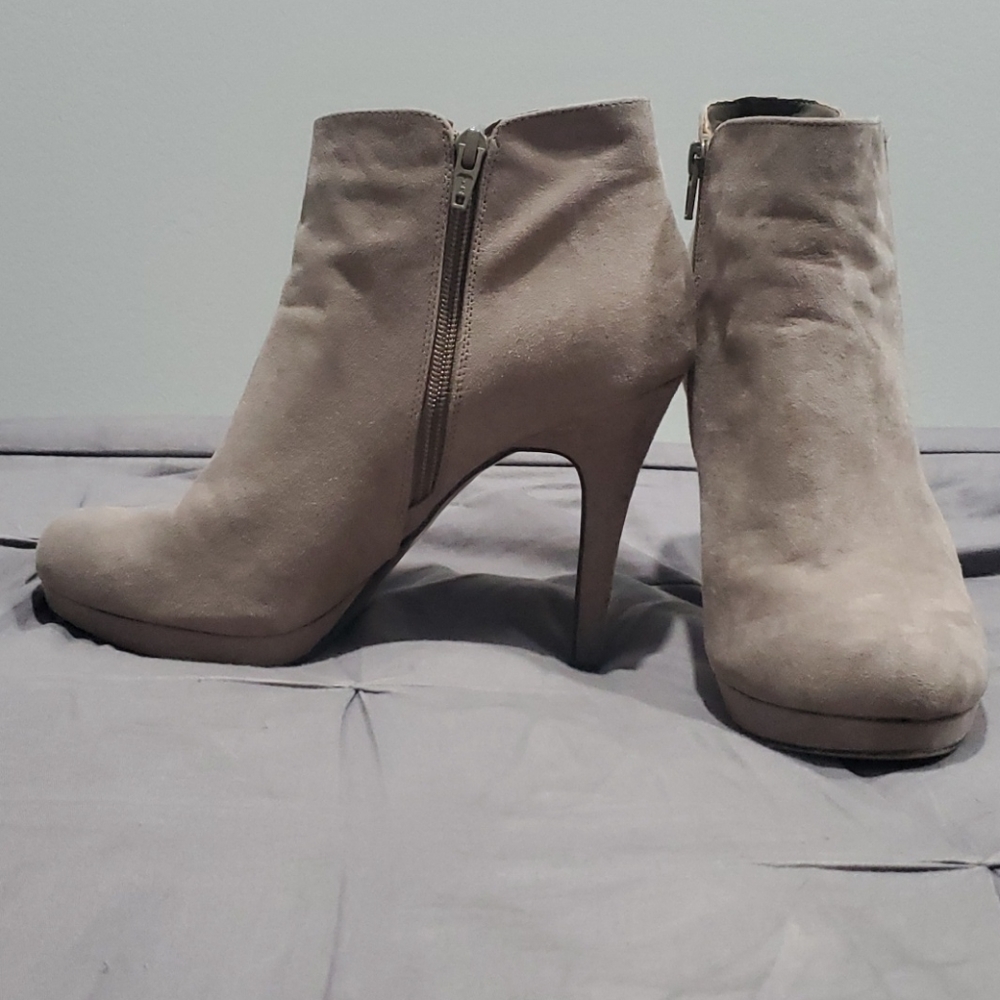 Apt 9 Suede High Heel Ankle Boots Size 9